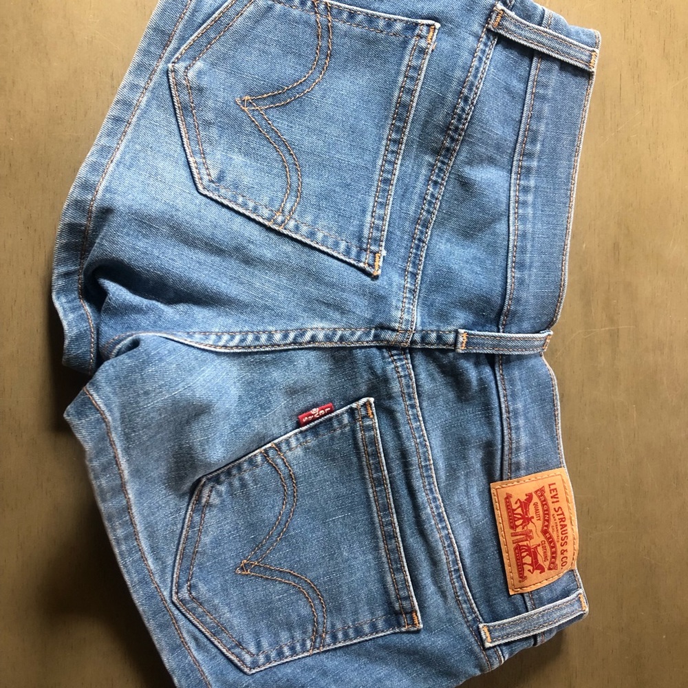 Levi’s - Jean Shorts